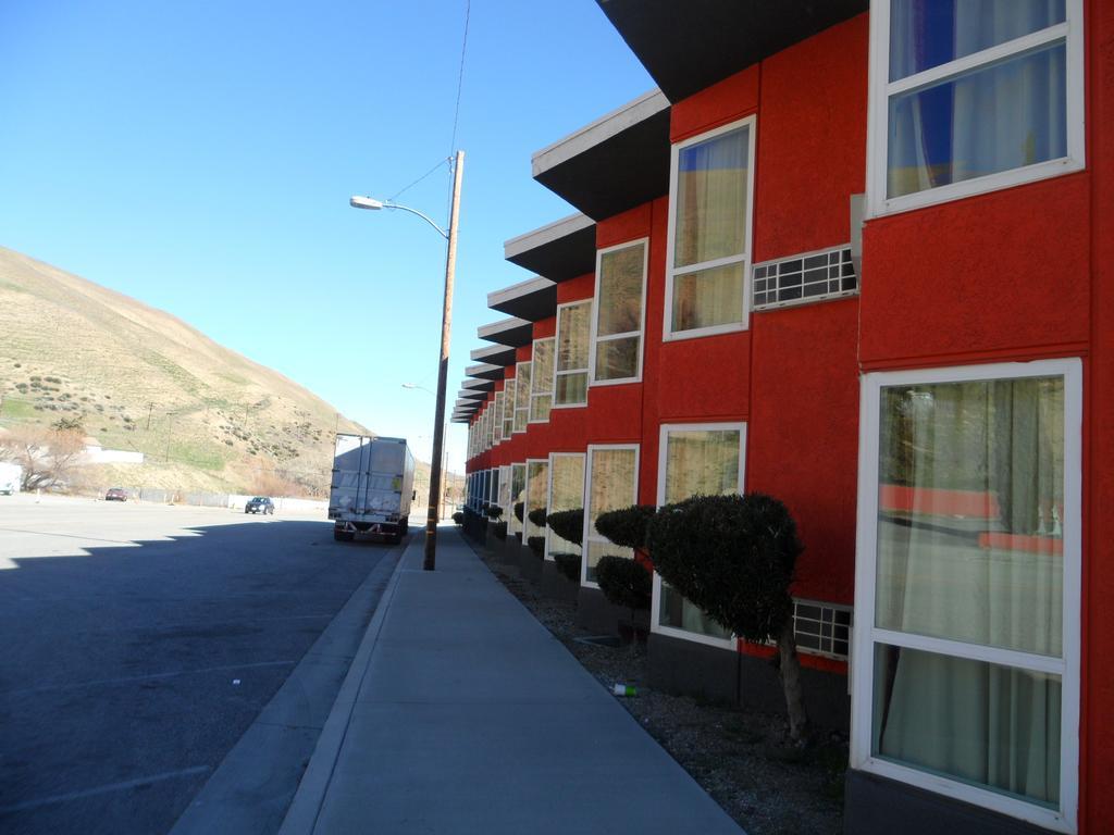 Econo Lodge Gorman Lebec Екстер'єр фото