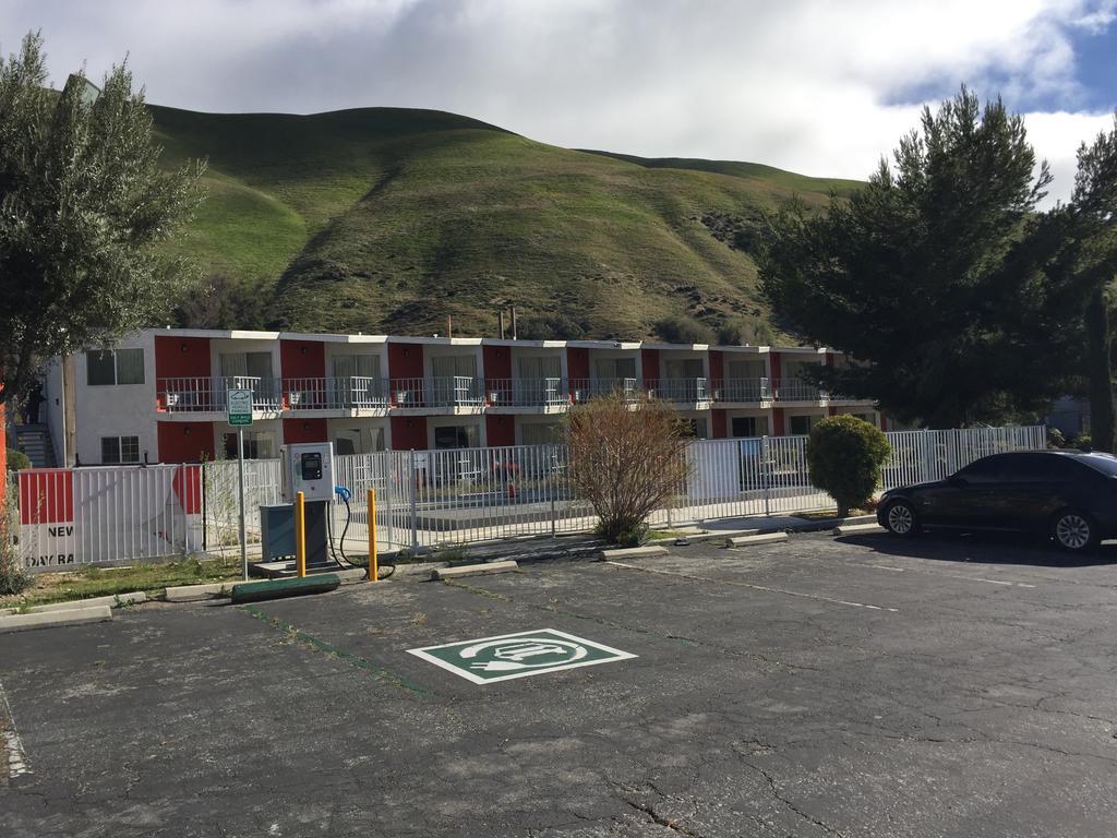 Econo Lodge Gorman Lebec Екстер'єр фото