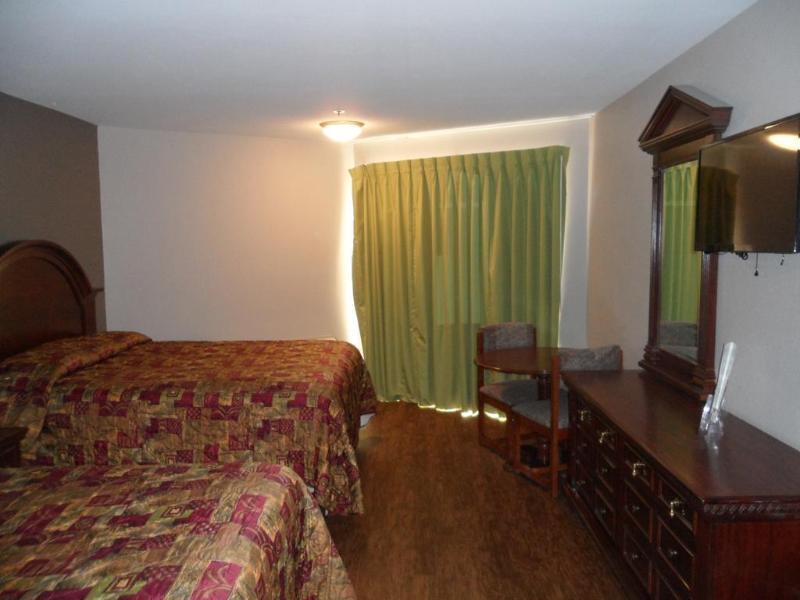 Econo Lodge Gorman Lebec Екстер'єр фото