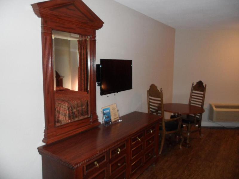 Econo Lodge Gorman Lebec Екстер'єр фото